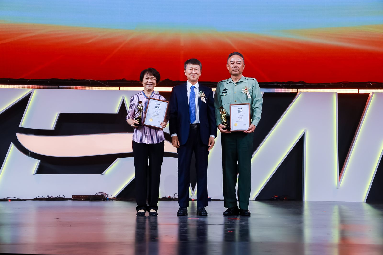 1716382256222074453.jpg XING6064.JPG~tplv-9lv23dm2t1-resize-animforce-v1_1600_3000_gif.jpg